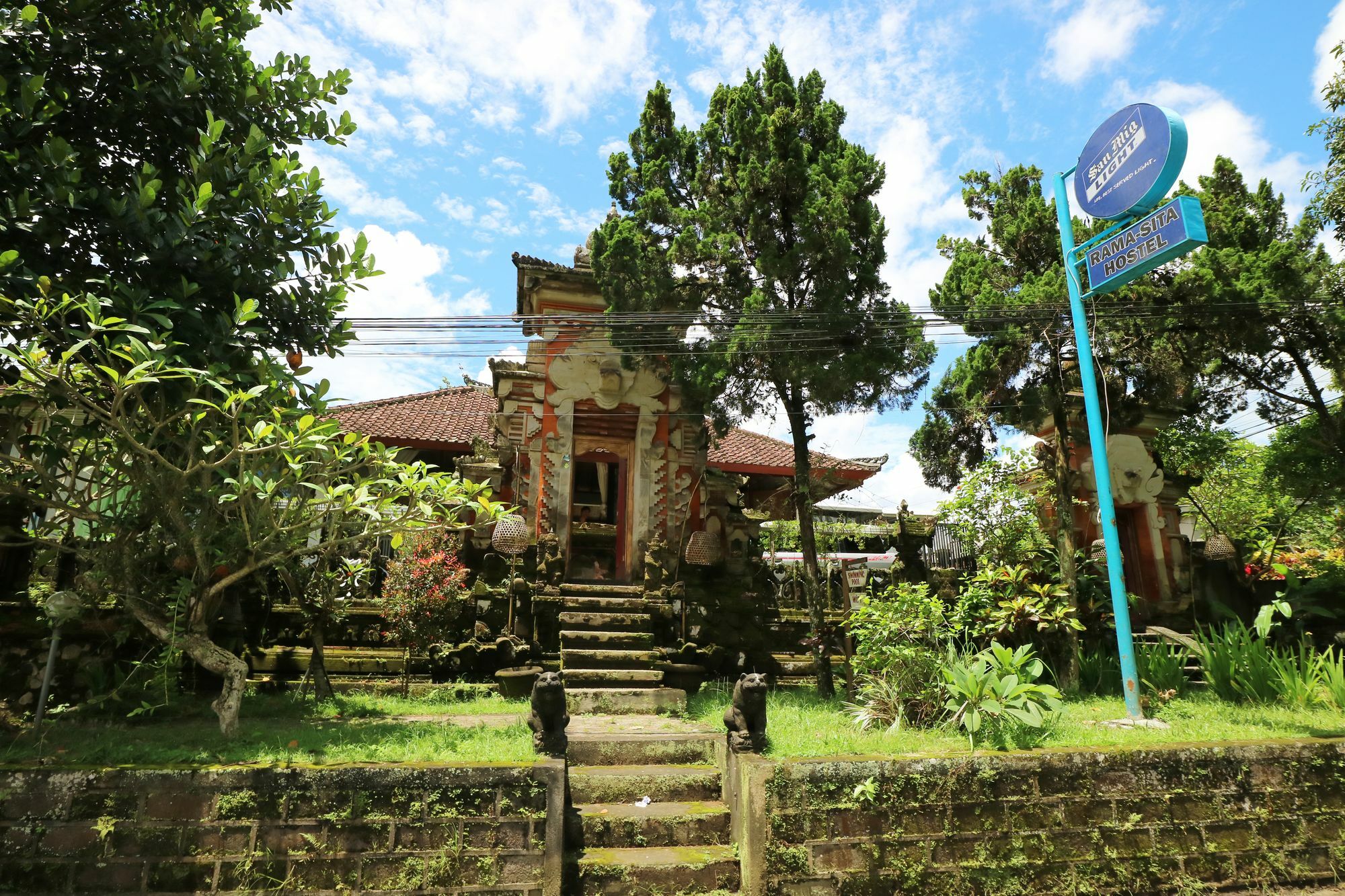 Ubud Kartini Hostel מראה חיצוני תמונה